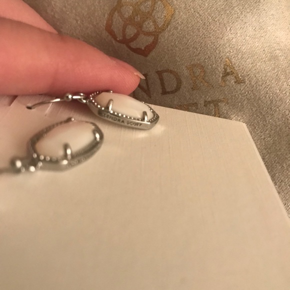 MOP Lee’s - Picture 2 of 2